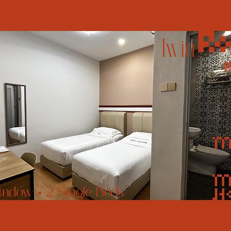 Mana Mana Hotel • Melaka • Exterior photo