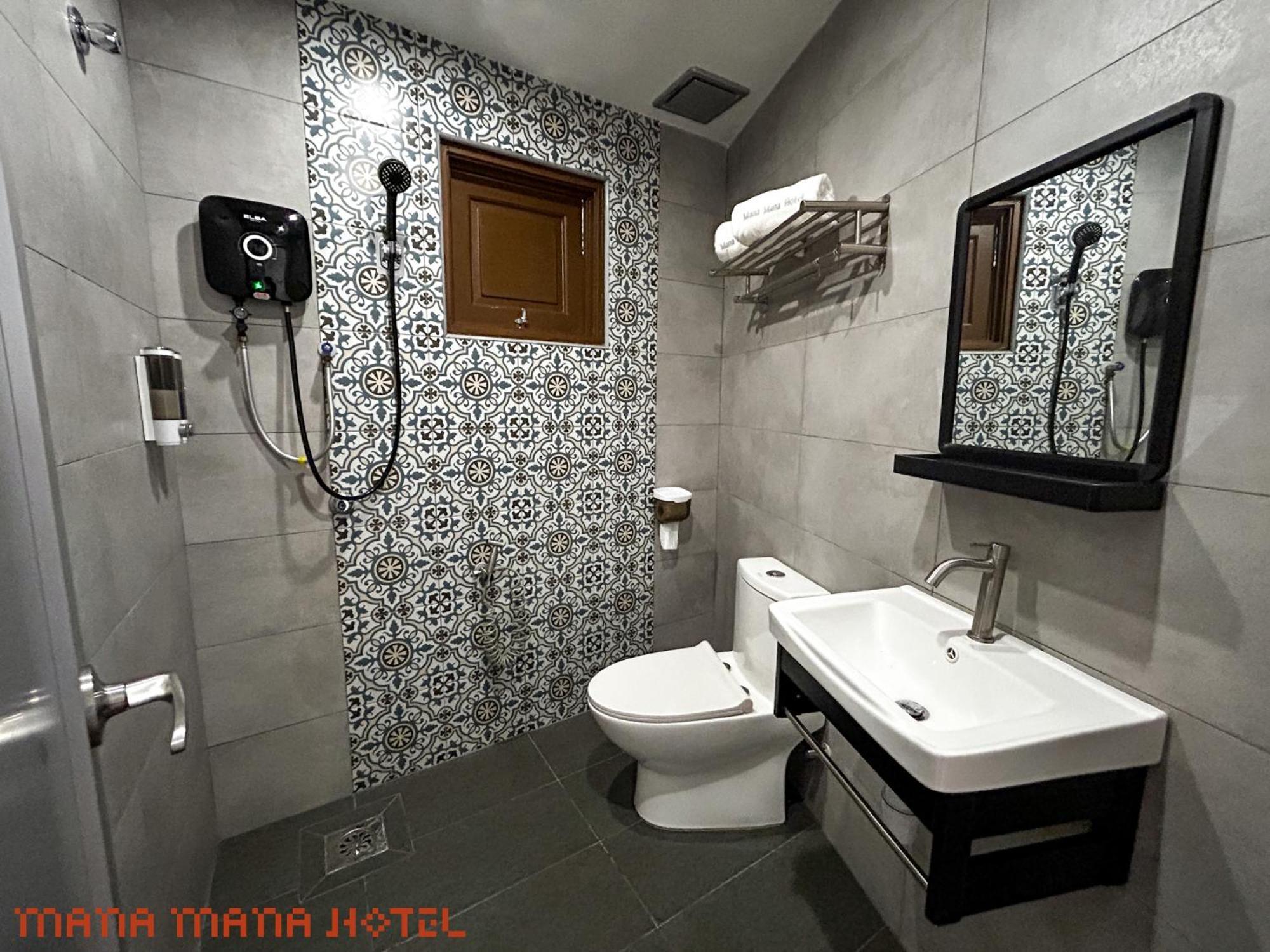 Mana Mana Hotel • Melaka • Exterior photo