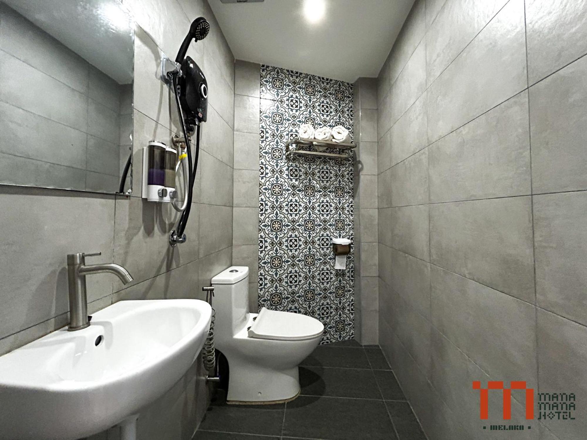 Mana Mana Hotel • Melaka • Exterior photo
